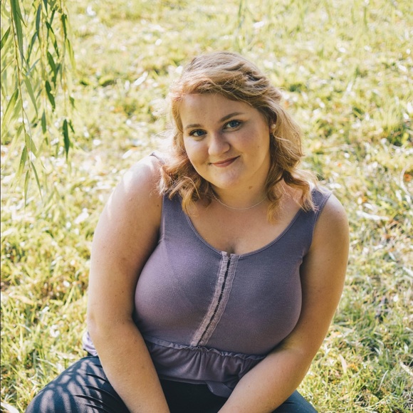 Meet your Posher, Kendall - Picture 3 of 6